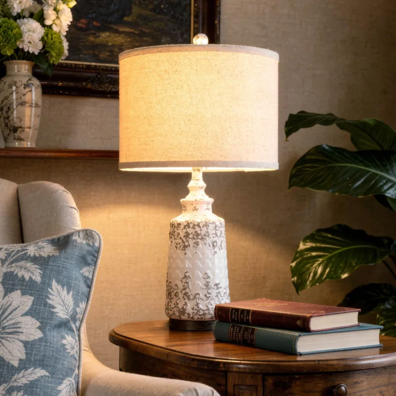 Sophia Resin Table Lamp - Image 3