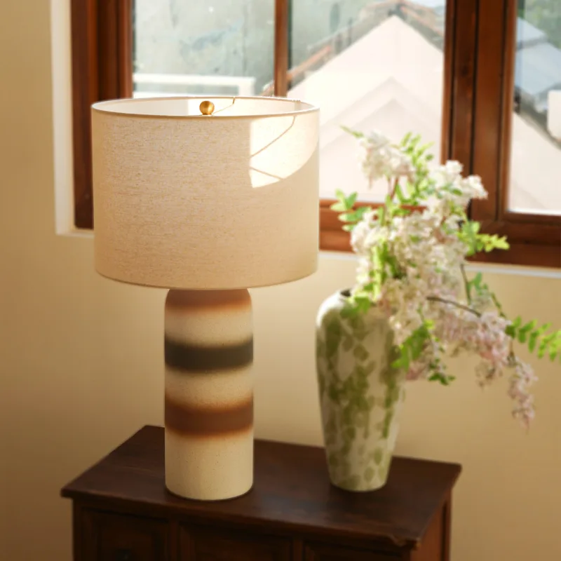 Lenroe 3-Way Switch Vase Table Lamp with Linen Shade - Image 2