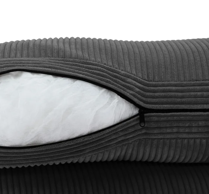 Removable Cushion: Zipper-wash pillow