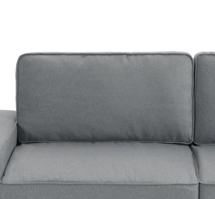 Spacious Back: Wide, ergonomic support